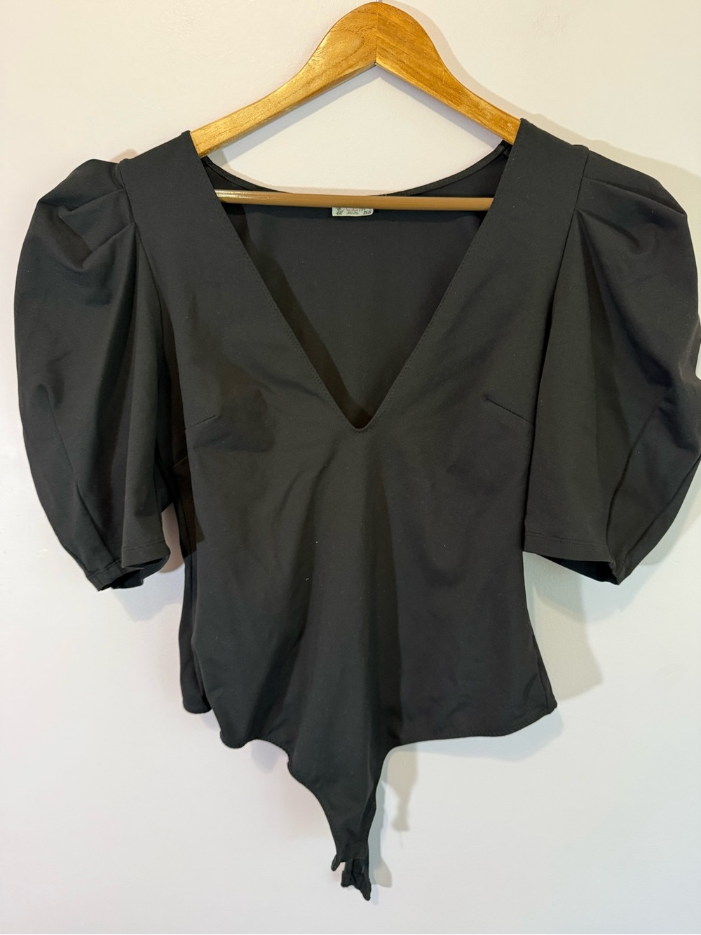 Intimately Free People Puffy Sleeve V Neck Black Thong Bodysuit Size Large EUC